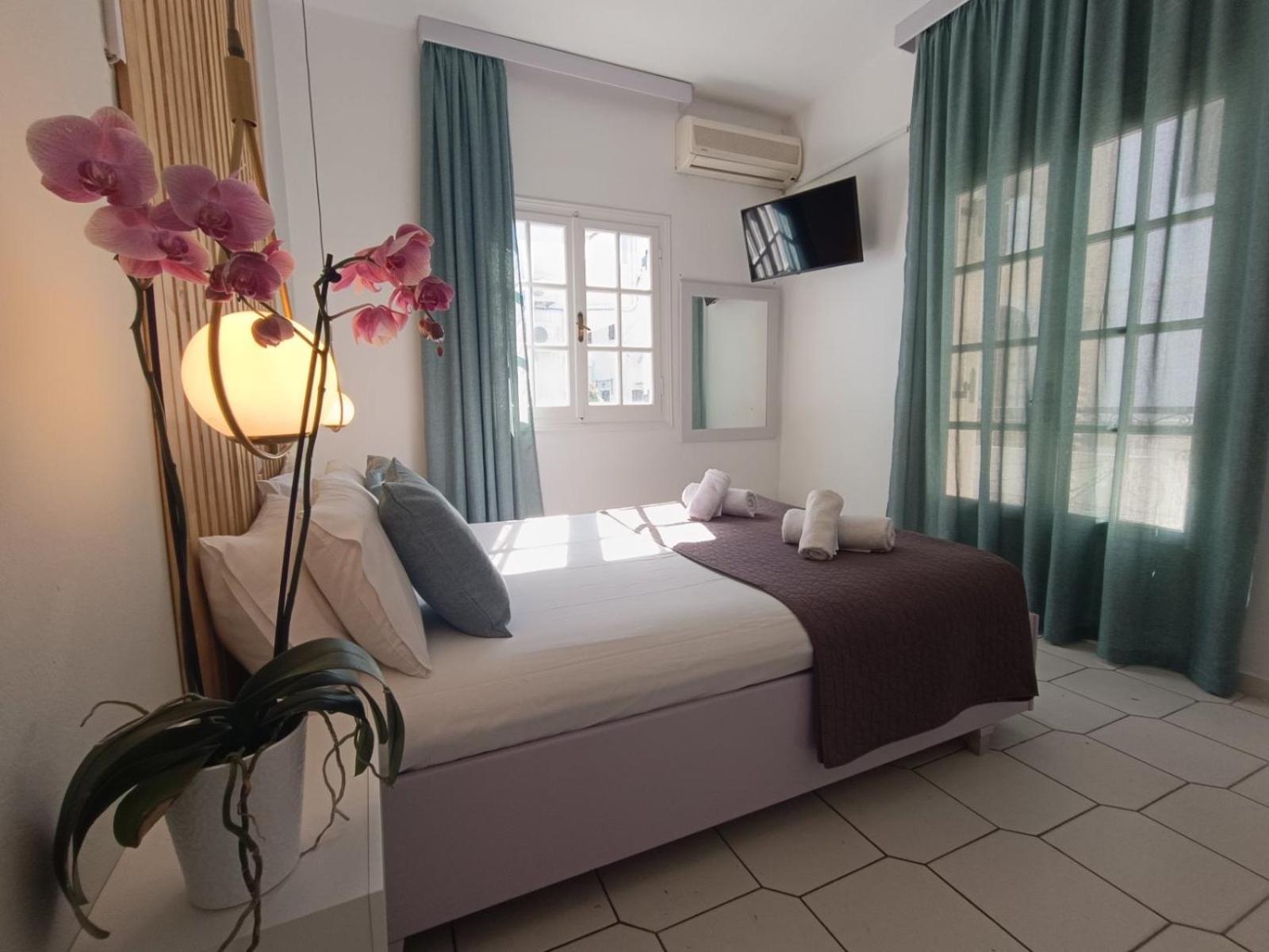 Philippos Apartments Ахарави Екстериор снимка
