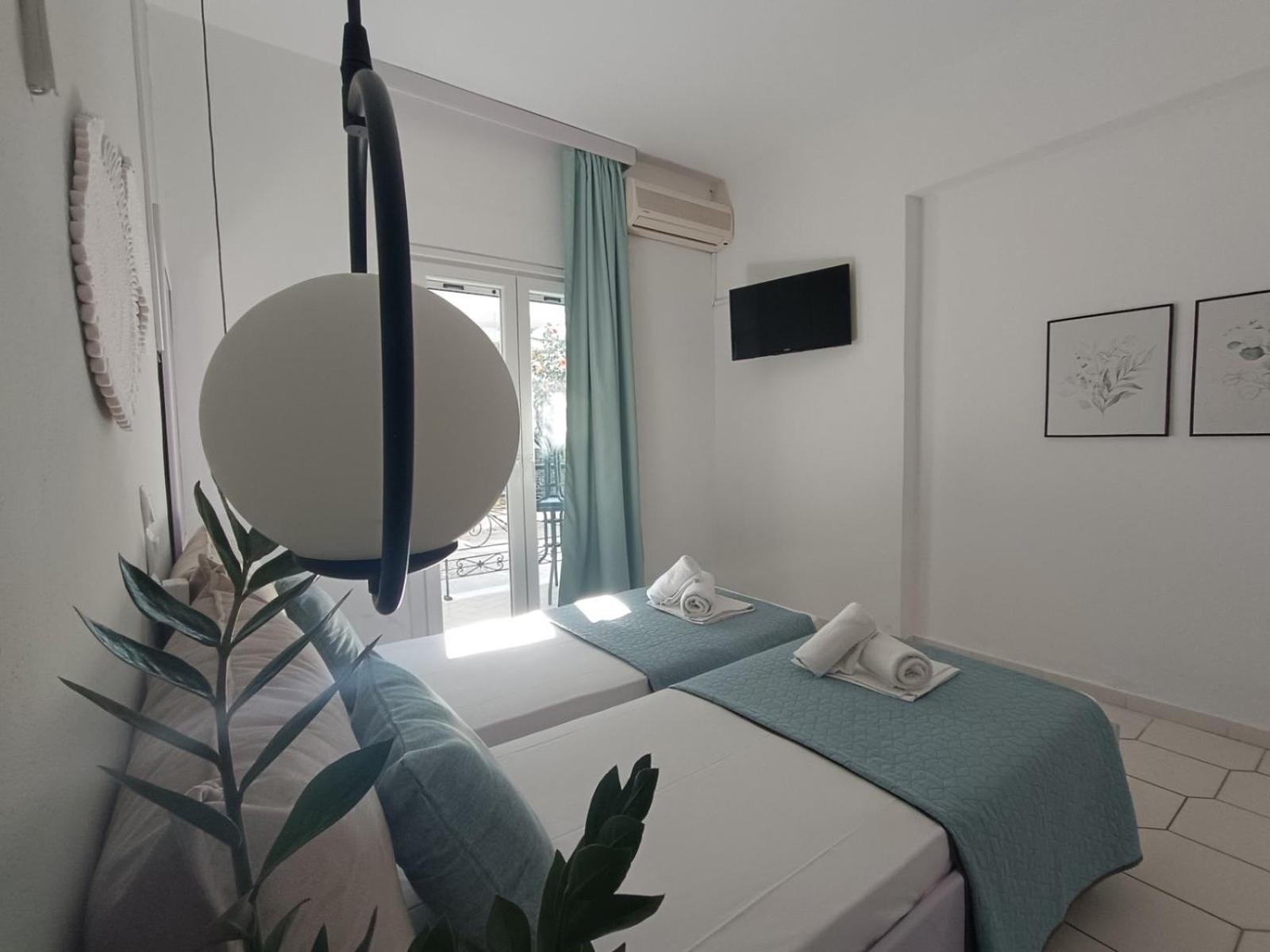 Philippos Apartments Ахарави Екстериор снимка