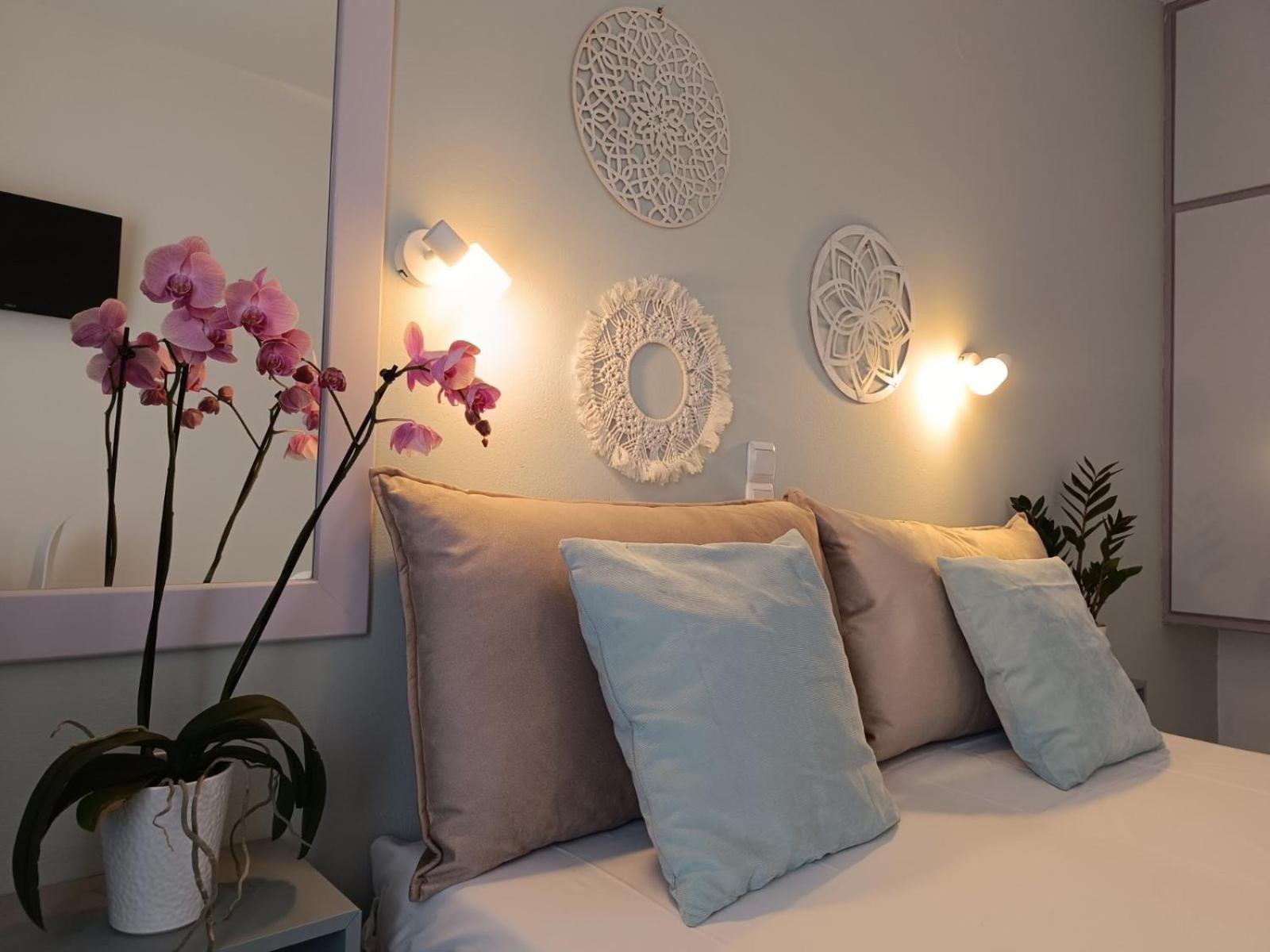 Philippos Apartments Ахарави Екстериор снимка
