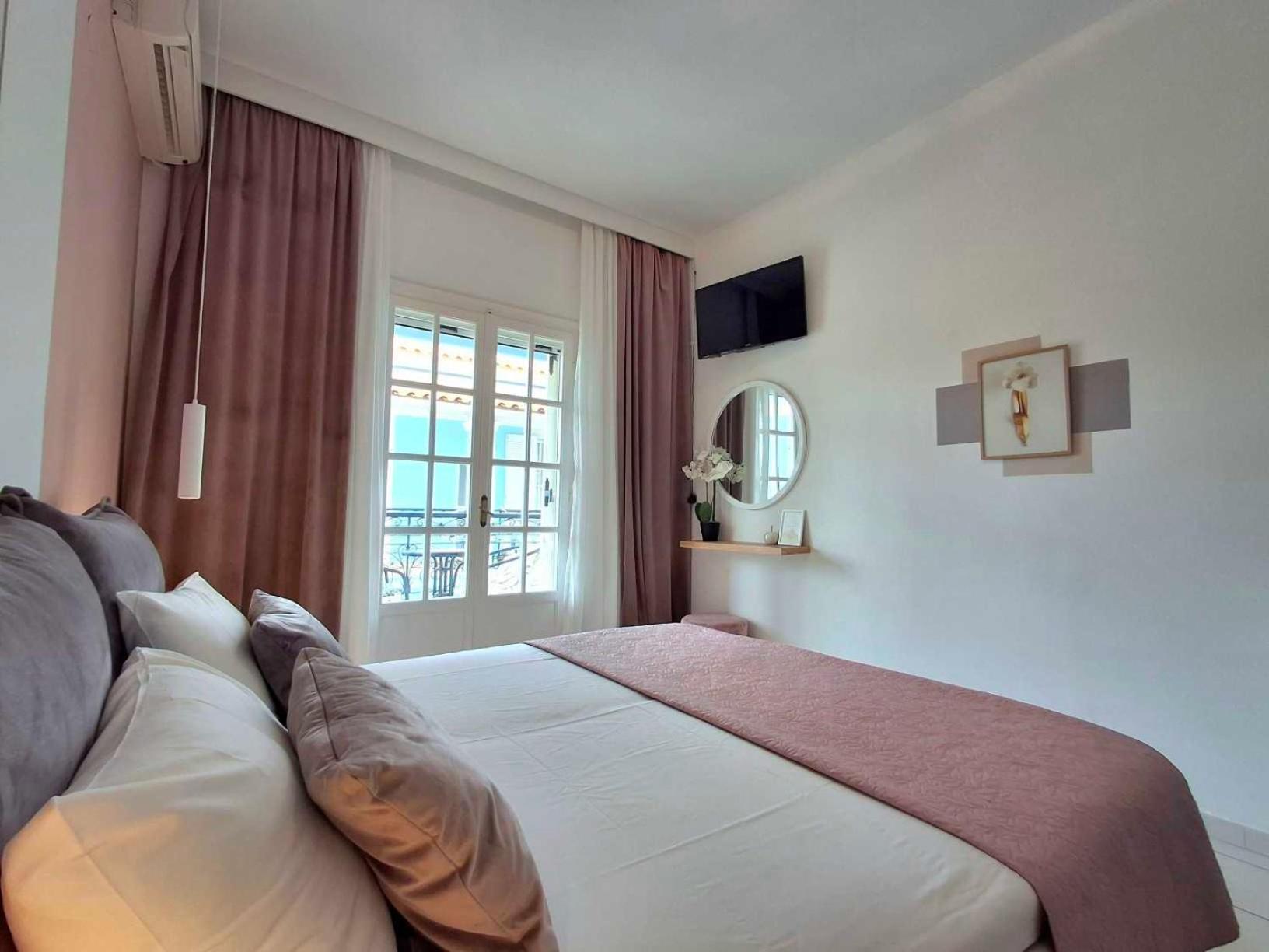 Philippos Apartments Ахарави Екстериор снимка
