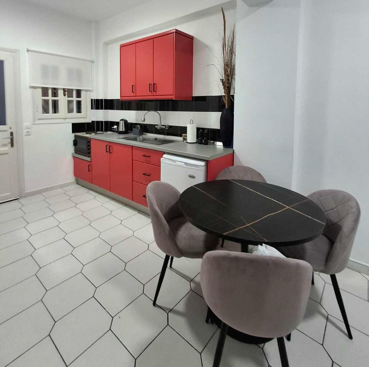 Philippos Apartments Ахарави Екстериор снимка